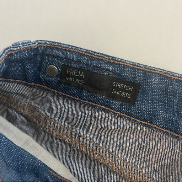 Buffalo David Bitton freak mid rise stretch shorts size 29 light/medium wash. - Picture 4 of 9